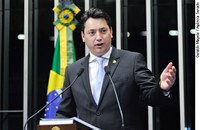 Sérgio Souza condena liminar de Joaquim Barbosa contra criação de tribunais