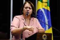Aprovação de projeto da terceirização é retorno à escravidão, diz Fátima Bezerra