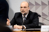 Chefe do Departamento Econômico do BC nega interferência de Dilma em definição de metas