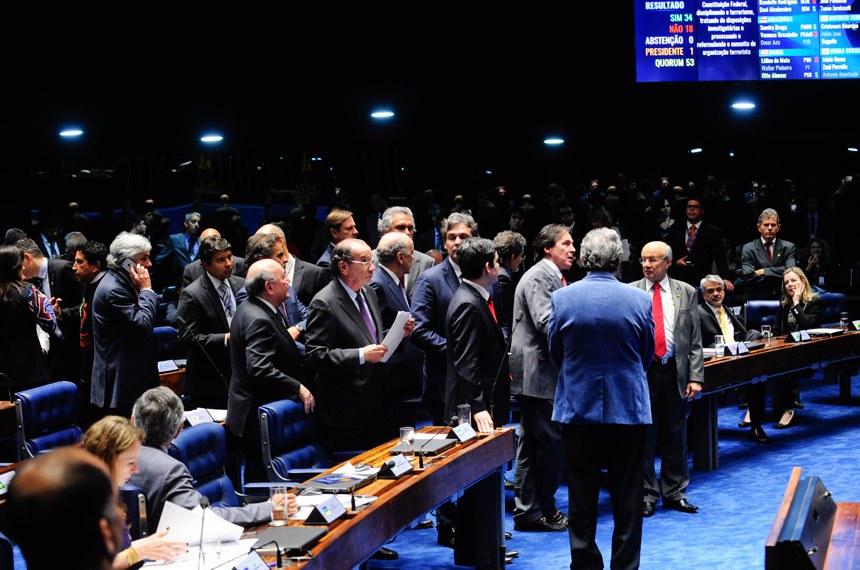 Sessão de votação do projeto antiterrorismo em 28 de agosto de 2015