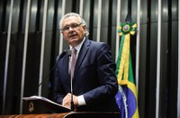 Ronaldo Caiado pede voto de confiança em relação à PEC do Teto de Gastos