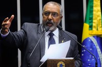 Paulo Paim elogia nota da bancada do PMDB contra projeto de terceirização