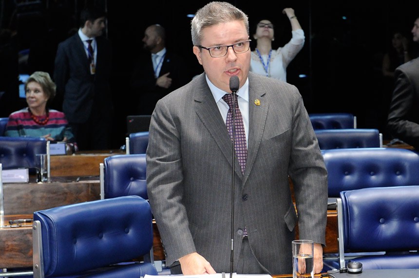 O relator do texto, senador Antonio Anastasia (PSDB-MG), adiantou que o presidente Michel Temer vetará os artigos referentes ao documento único