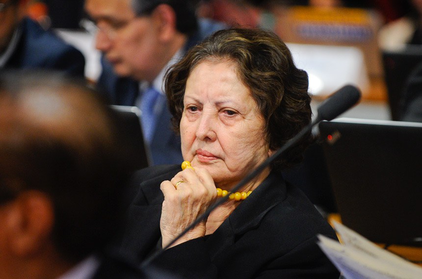 Maria do Carmo Alves (DEM-SE), integrante da Comissão Senado do Futuro, é autora do PLS 116/2017 – Complementar, que regulamenta a Constituição permitindo a demissão do servidor público estável