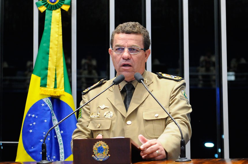 Comandante-geral da Polícia Militar do Estado de Goiás (PM-GO), coronel Divino Alves de Oliveira