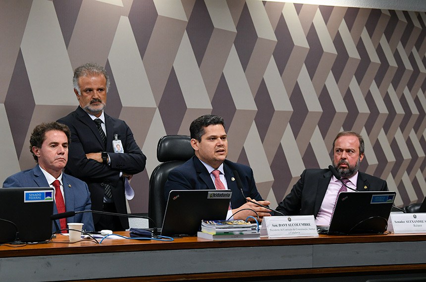 Mesa:
senador Veneziano Vital do Rêgo (MDB-PB);
presidente da CCJ, senador Davi Alcolumbre (União-AP);
relator da PEC 32/2022, senador Alexandre Silveira (PSD-MG).