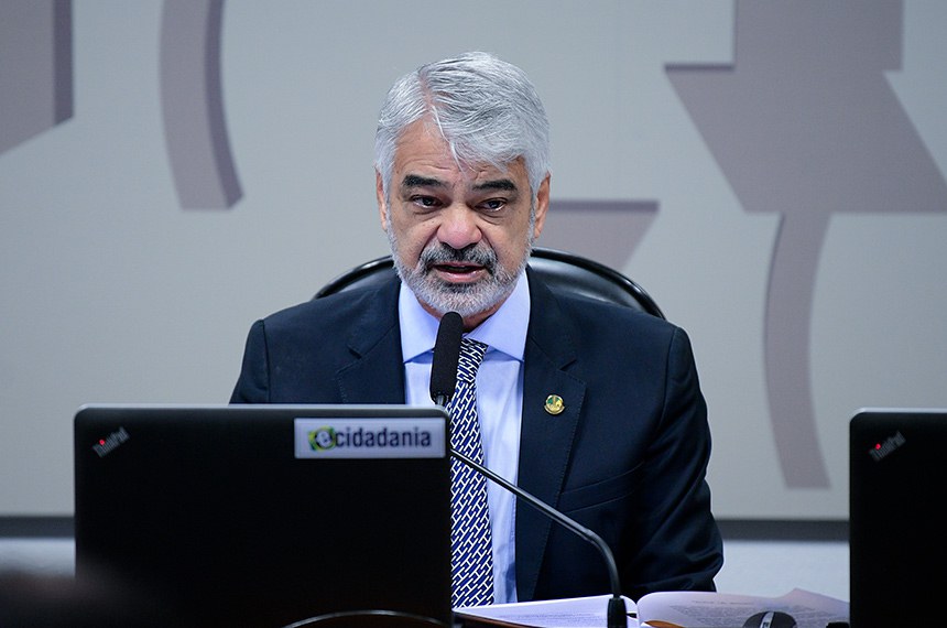 Mesa:
presidente da CAS, senador Humberto Costa (PT-PE).