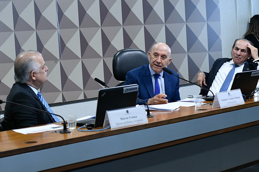 Mesa: 
ministro de Estado de Portos e Aeroportos (MPA), Márcio França;
presidente da CI, senador Confúcio Moura (MDB-RO); 
presidente da CDR, senador Marcelo Castro (MDB-PI).