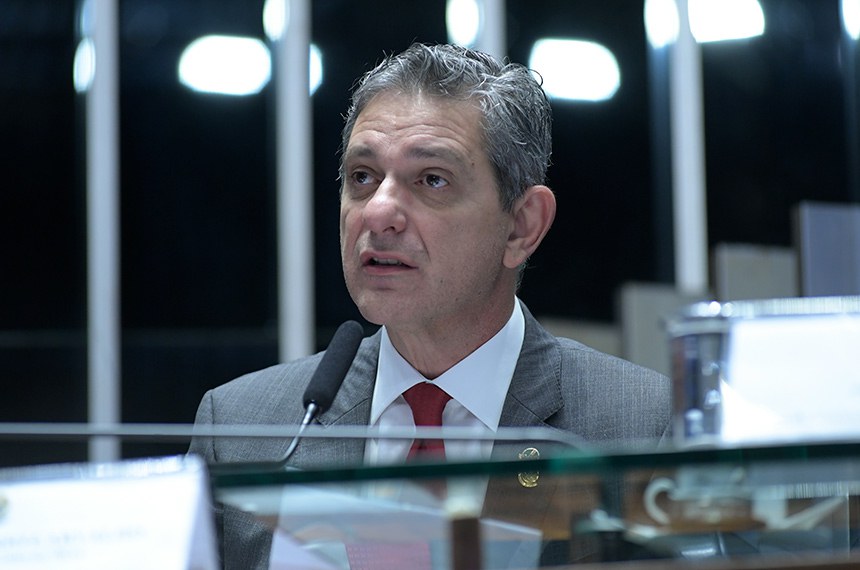 Mesa:
1º secretário da Mesa do Senado, senador Rogério Carvalho (PT-SE).