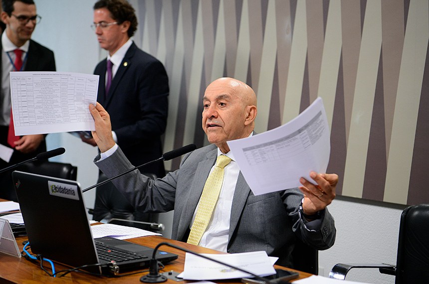 Mesa:
senador Veneziano Vital do Rêgo (MDB-PB);
presidente da CI, senador Confúcio Moura (MDB-RO), conduz reunião.