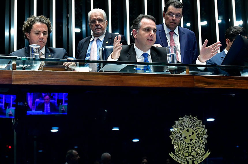 Mesa:  
senador Flávio Bolsonaro (PL-RJ); 
senador Sergio Moro (União-PR); 
presidente do Senado Federal, senador Rodrigo Pacheco (PSD-MG); 
secretário-geral da Mesa do Senado Federal, Gustavo A. Sabóia Vieira; 
senador Giordano (MDB-SP).