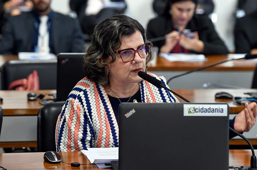 Em pronunciamento, à bancada, relatora do PL 1.706/2019, senadora Teresa Leitão (PT-PE).