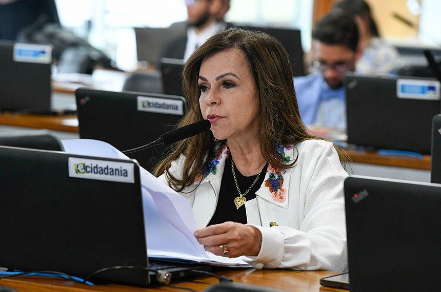 Em pronunciamento, à bancada, senadora Professora Dorinha Seabra (União-TO).