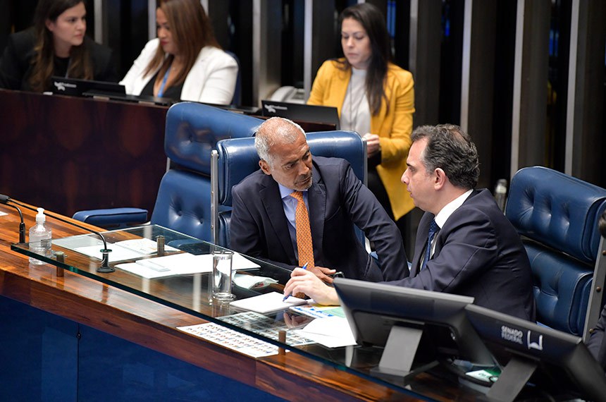 Mesa:  
senador Romário (PL-RJ);
presidente do Senado Federal, senador Rodrigo Pacheco (PSD-MG).