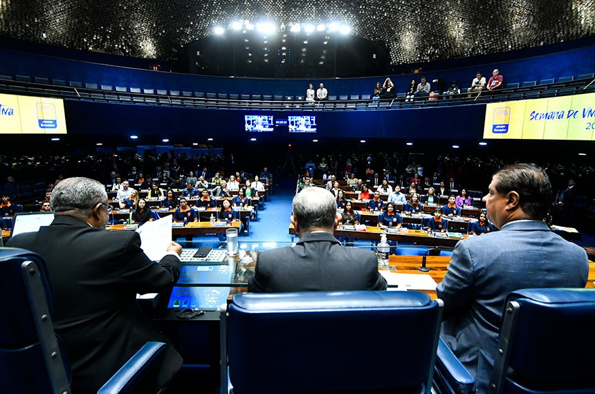 Mesa:
senador Nelsinho Trad (PSD-MS);
senador Izalci Lucas (PSDB-DF);
presidente desta Sessão, senador Paulo Paim (PT-RS), conduz sessão.