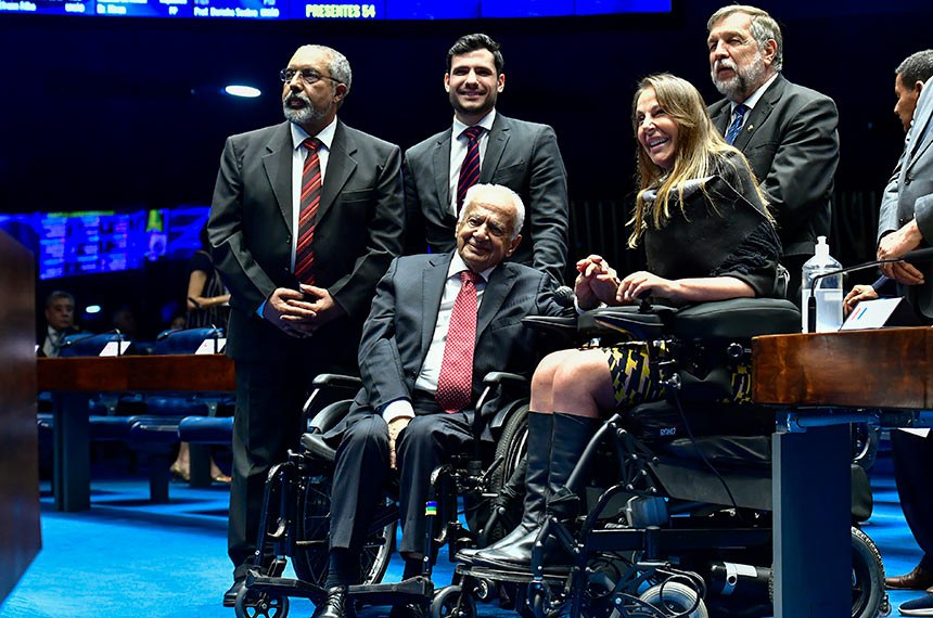 Participam:
senador Paulo Paim (PT-RS); 
senador Flávio Arns (PSB-PR); 
senadora Mara Gabrilli (PSD-SP);
ex-senador Pedro Simon.