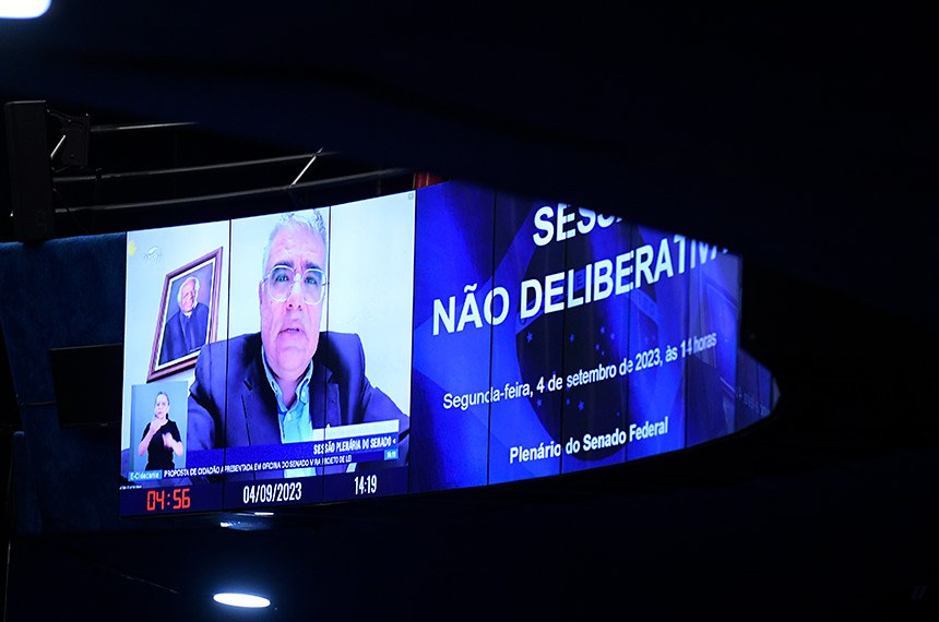Em pronunciamento, via videoconferência, senador Eduardo Girão (Novo-CE).
