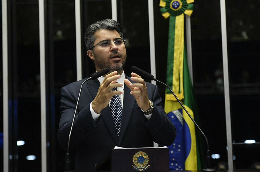 Em discurso, à tribuna, relator da PEC 7/2018, senador Marcos Rogério (PL-RO).