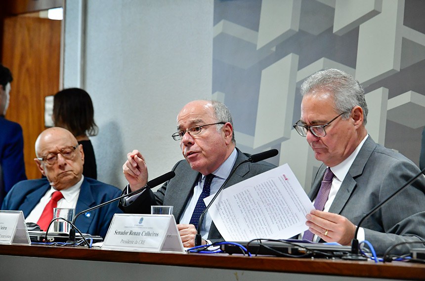 Mesa:
senador Esperidião Amin (PP-SC);
ministro de Estado das Relações Exteriores, Mauro Vieira em pronunciamento;
presidente da CRE, senador Renan Calheiros (MDB-AL).