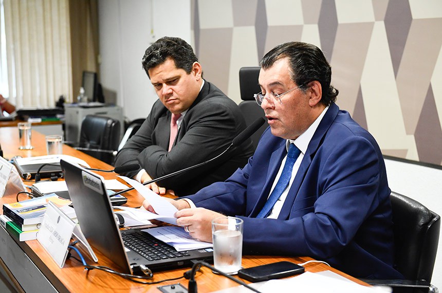 Mesa: 
presidente da CCJ, senador Davi Alcolumbre (União-AP); 
relator da PEC 45/2019, senador Eduardo Braga (MDB-AM) - em pronunciamento. 