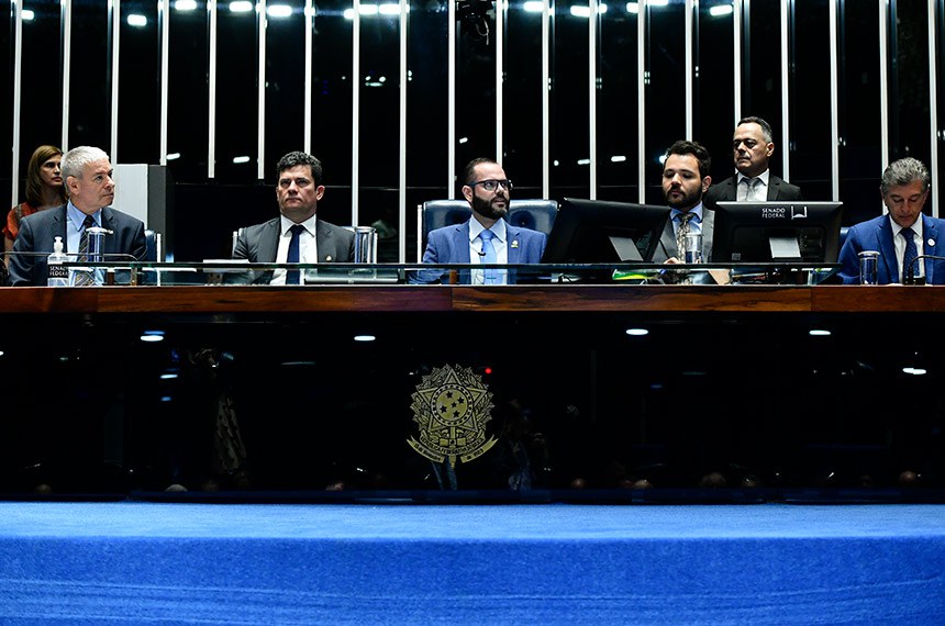 Mesa: 
embaixador de Israel no Brasil, Daniel Zohar Zonshine;
senador Sergio Moro (União-PR);
presidente e requerente desta sessão, senador Jorge Seif (PL-SC);
secretário desta sessão;
presidente da Confederação Israelita do Brasil (Conib), Cláudio Lottenberg.