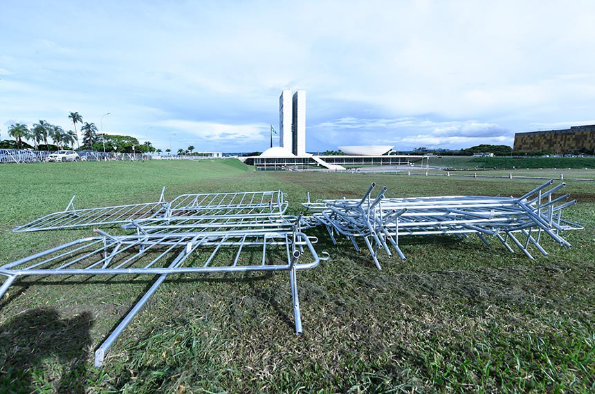 A proteção foi instalada logo após os ataques criminosos de manifestantes às sedes do Supremo Tribunal Federal, Palácio do Planalto e Congresso Nacional. 
