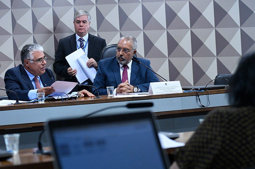 Mesa:
senador Eduardo Girão (Novo-CE) - em pronunciamento; 
presidente da CDH, senador Paulo Paim (PT-RS).
