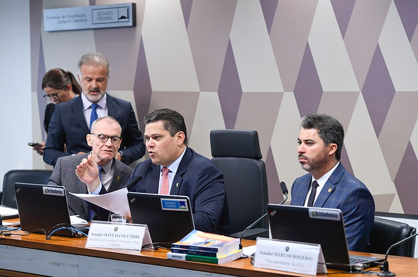 Mesa: 
senador Fabiano Contarato (PT-ES);
presidente da CCJ, senador Davi Alcolumbre (União-AP); 
vice-presidente da CCJ, senador Marcos Rogério (PL-RO).