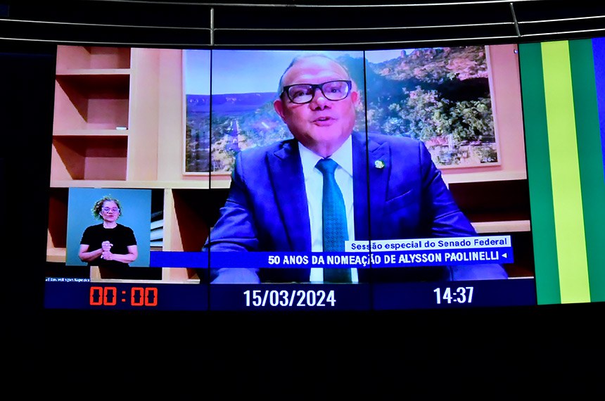 Painel exibe senador Wellington Fagundes (PL-MT) em pronunciamento via videoconferência.