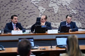 Mesa: 
ministro de Estado do Turismo, Celso Sabino, em pronunciamento;  
presidente da CDR, senador Marcelo Castro (MDB-PI), conduz reunião;
senador Eduardo Braga (MDB-AM).