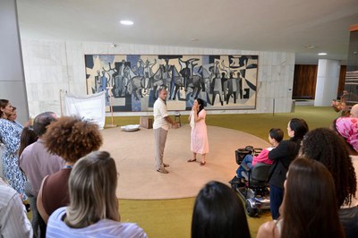 Visita guiada ao Congresso ganha atrações teatrais gratuitas para toda a família