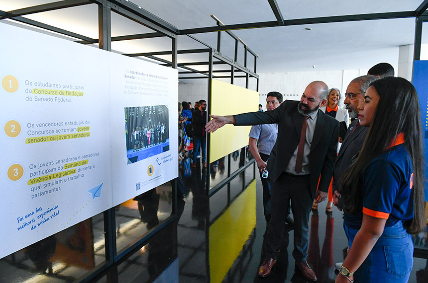 Abertura da exposição “Da sala de aula ao Senado, o amanhã se constrói com a nossa voz”