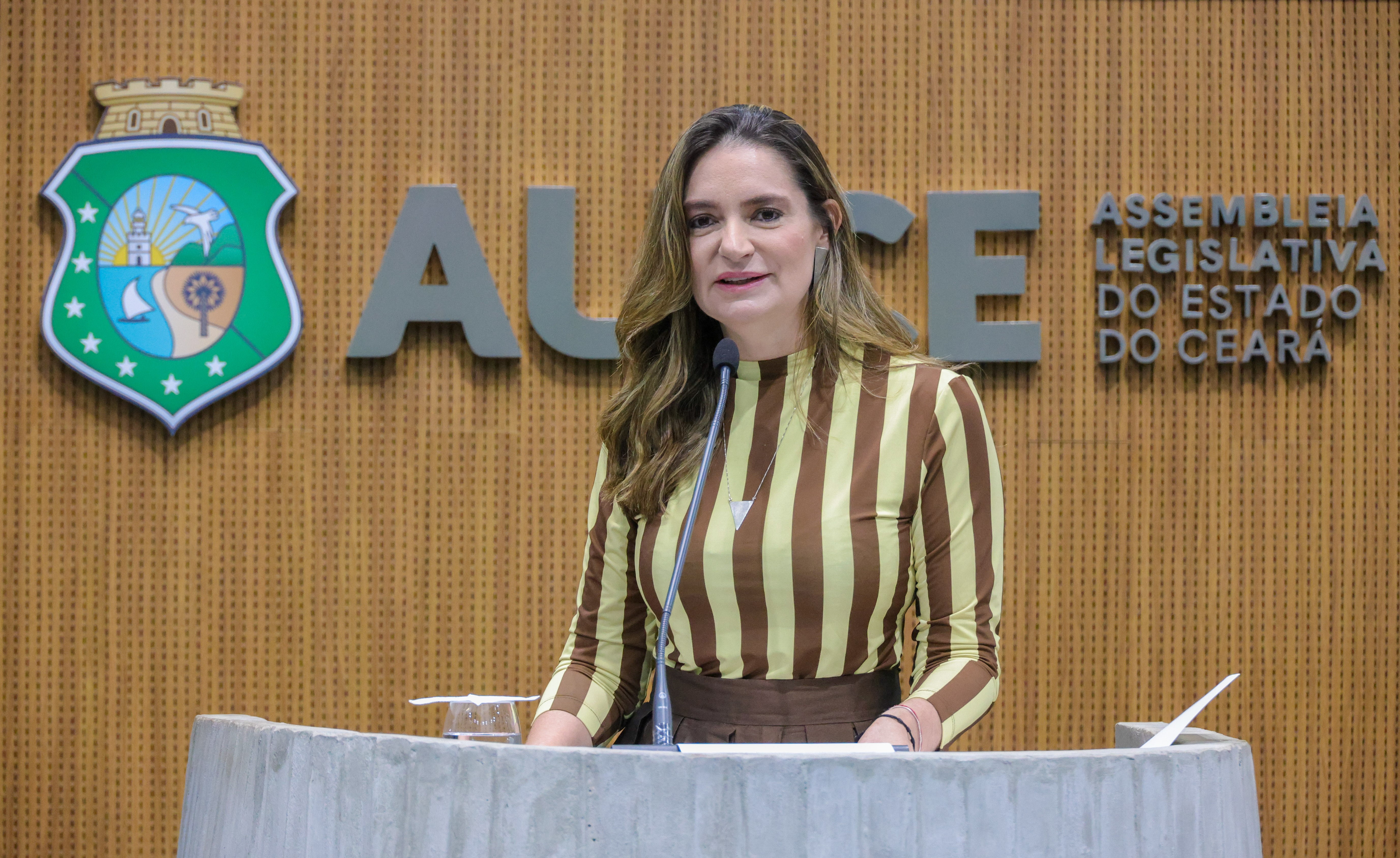 Procuradora Especial da Mulher encerra os 21 Dias de Ativismo em solenidade na Assembleia Legislativa do Ceará