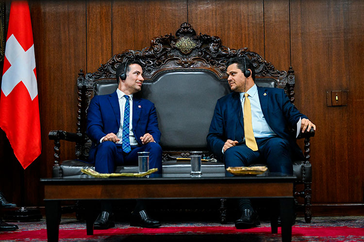 Delegação-Suiça-04.jpg