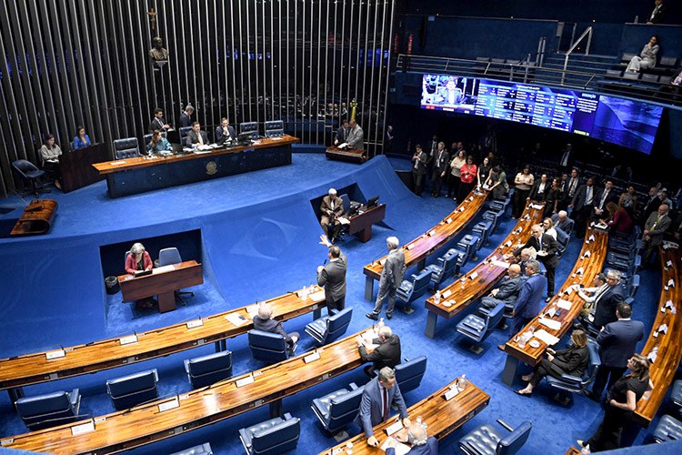 Senado aprova direitos remuneratórios congelados na pandemia e mais autonomia às polícias científicas2.jpg