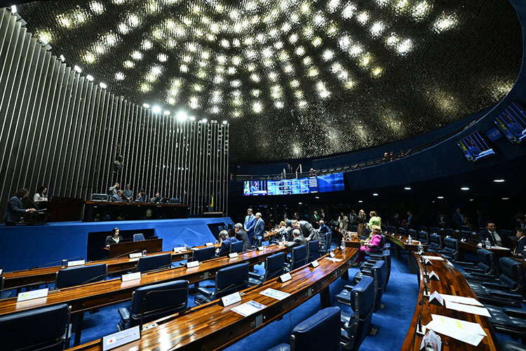 Senado-aprova-texto-base.jpg