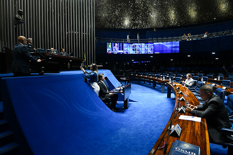 Senadores aprovam aumento de pena para quem entregar bebidas alcoólicas e drogas a menores de idade e consumo for comprovado.jpg