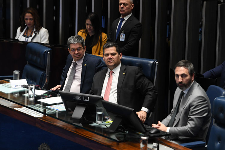 Senadores-aprovam-incentivo-fiscal-para-exportações-de-micro-e-pequenas-empresas-e-texto-vai-à-sanção.jpg