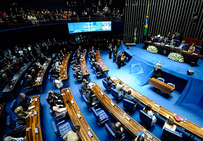 Renan Calheiros dá posse a novos senadores. Foto: Pedro França