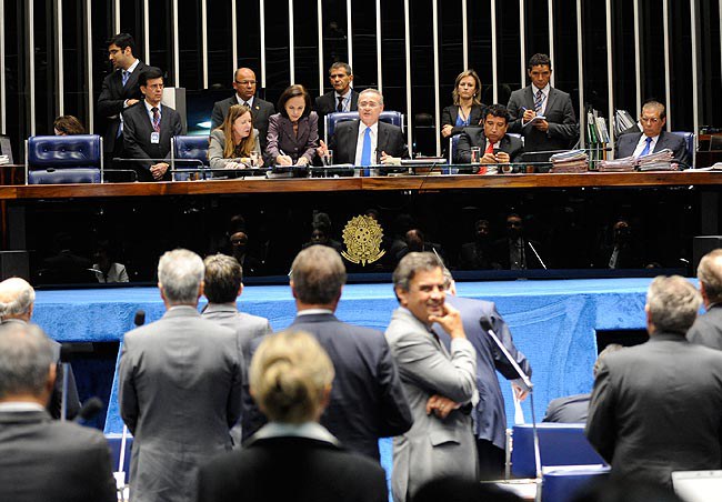 Presidente do Senado, Renan Calheiros (PMDB-AL), abre exceção e permite que todos os senadores se manifestem sobre requerimentos de criação de CPIs para investigar denúncias envolvendo a Petrobras. Foto: Jonas Pereira