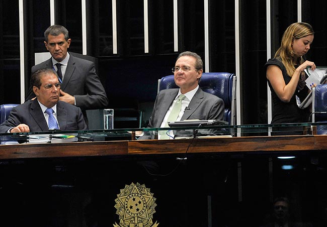 Renan recomenda à Dilma envio de projeto para criar conselhos. Foto: Jonas Pereira
