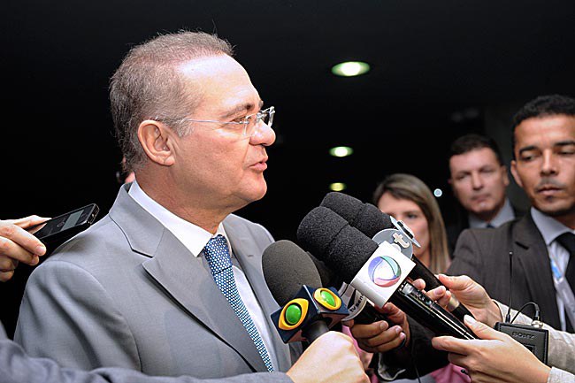 Presidente do Senado, Renan Calheiros (PMDB-AL), diz que análise do Plenário sobre CPI da Petrobras será rápida. Foto: Jane Araújo