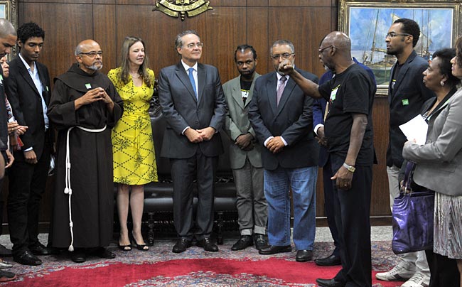Presidente do senado, Renan Calheiros (PMDB-AL), recebe Movimenta EducaAfro. Foto: Jane de Araújo
