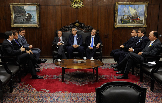 Renan recebe visita de representantes da Frente Parlamentar da Abad - Foto: Jonas Pereira