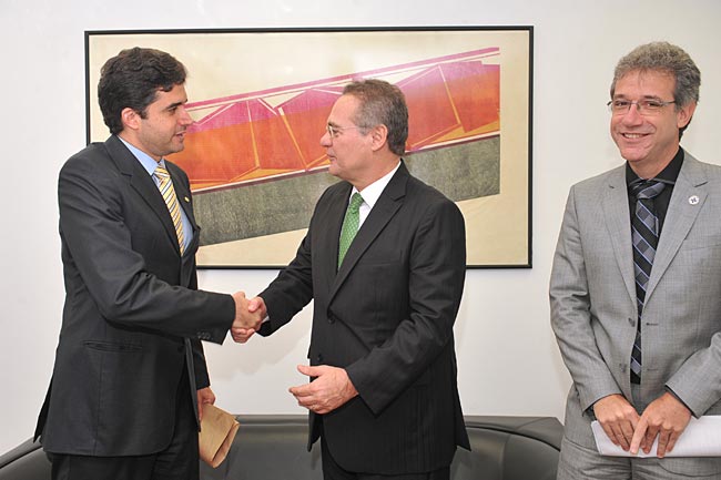 Presidente do senado, Renan Calheiros (PMDB-AL), apoia Maceió na busca por mais recursos para a saúde. Foto: Jane de Araújo
