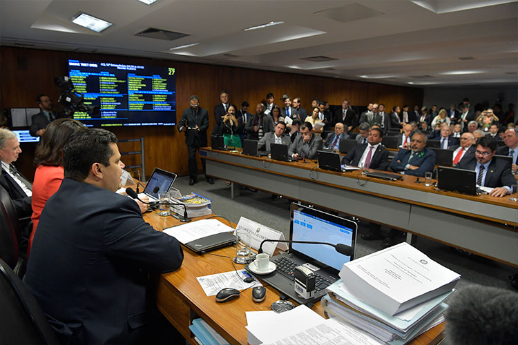 Davi acompanha aprovação da Reforma da Previdência e da PEC Paralela na CCJ. Foto: Marcos Brandão