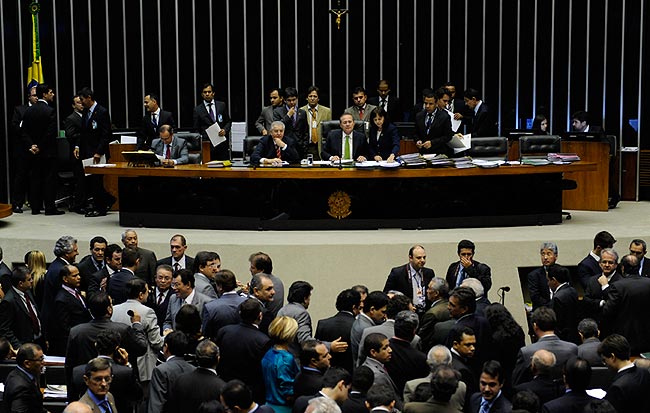 Na terça-feira (9) Renan Calheiros preside a sessão conjunta do Congresso Nacional que vai apreciar vetos presidenciais e outros projetos