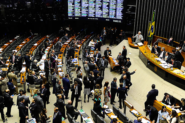 Parlamentares derrubam veto que permite parcelamento de débitos previdenciários nos estados e municípios. Foto: Jonas Pereira