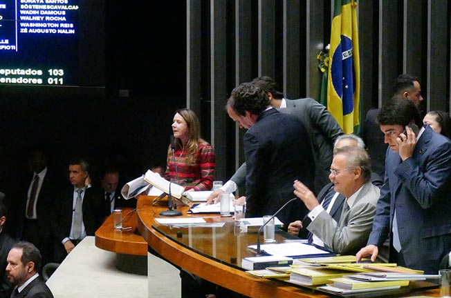 Congresso derruba três vetos e amplia anistia a bombeiros e PMs grevistas. Foto: Roque de Sá