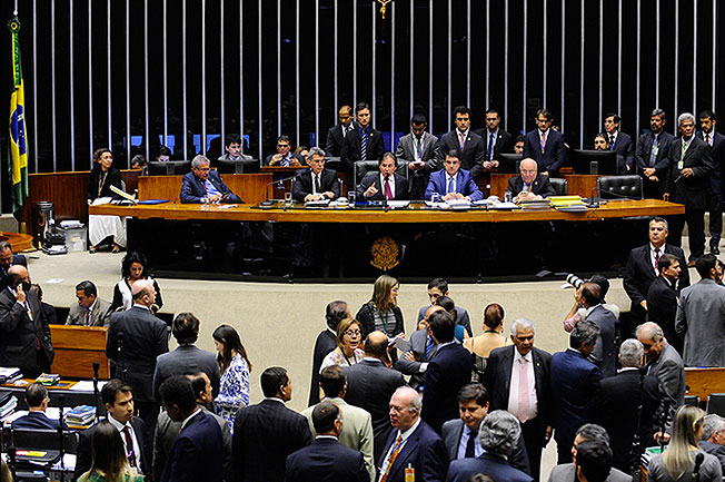 Congresso aprova texto básico da meta fiscal. Foto: Jonas Pereira